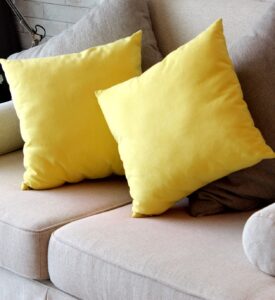 cuscino giallo