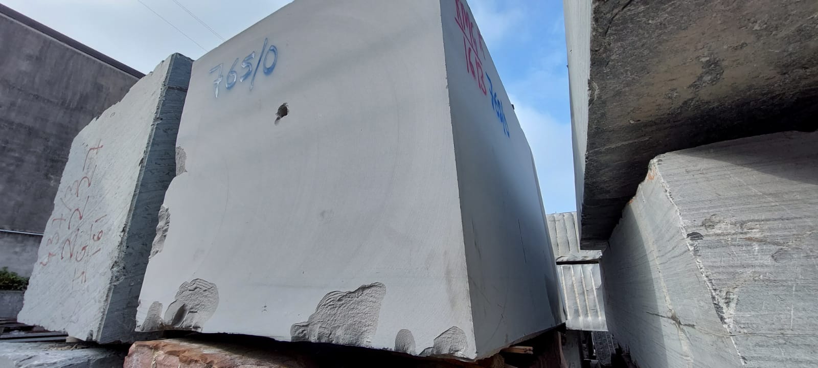 blocchi di quarzite Jaipur per i progetti di architetti e designer