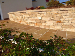 Leiria Oro quarzite for an exterior wall