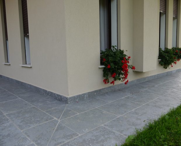 Pietra grigia da esterno